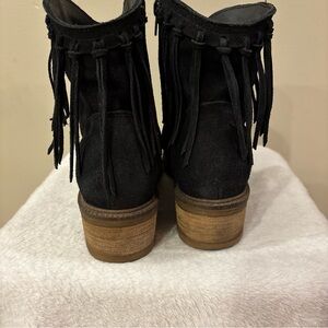 Eric Michael Ankle Boots Black Suede Fringe Size 39 (US 8.5)